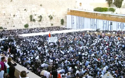 Il y a 20 ans, la catastrophe du désengagement du Goush Katif  : quand Habad organisa le plus grand rassemblement de l&rsquo;histoire au Kotel