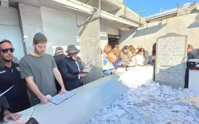 Yaïr Netanyahou visite le 770 et prie au Ohel du Rabbi. Il se confie sans filtre