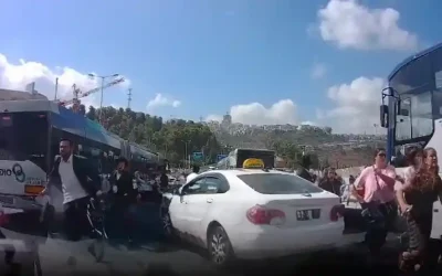 Attentat à Jérusalem : Deux terroristes tirent sur deux autobus et assasinent 6 personnes au carrefour de Ramot