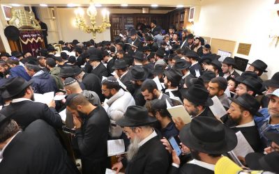 EN IMAGES. Slihot 5785 avec le Rav Mendel Azimov au 17 rue des Rosiers