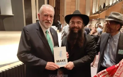 L&rsquo;ambassadeur Huckabee prévoit de lire le livre « Make Peace » pour mieux comprendre le conflit israélo-palestinien