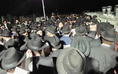 Près de 2 000 fidèles et étudiants récitent les Seli&rsquo;hot au Ohel du Rabbi