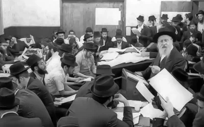 Depuis 1958, le Rabbi a encouragé la tenue de « Kinous Torah » après les grandes fêtes