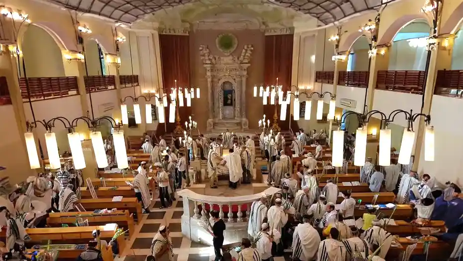 Comment se comporter dans une synagogue : le sanctuaire sacré de la prière