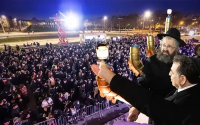 Hanouka 2025 au pied de la Tour Eiffel : Paris, Jérusalem et New York unis dans une cérémonie historique