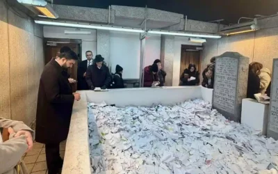 Le maire élu de New York se recueille au Ohel du Rabbi après l&rsquo;attentat de Sydney