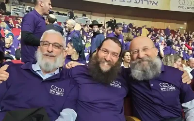 Les &lsquo;Hassidim Habad entrent dans le livre Guinness des records avec 2 000 donneurs de rein