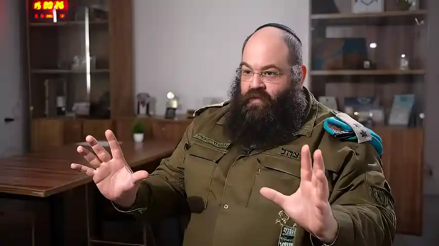 Le lieutenant-colonel Avigdor Dikstein : l&rsquo;officier Habad qui se bat pour les soldats orthodoxes