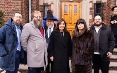 Attaque au véhicule-bélier contre le 770 : la gouverneure de New York se rend à Crown Heights en signe de solidarité