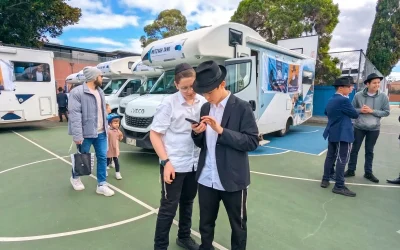Habad en Australie : 14 Tanks des Mitsvot envahissent les rues de Melbourne