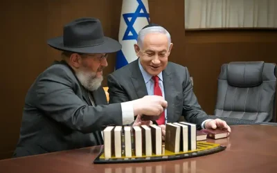 Face à l&rsquo;Iran, Netanyahu désigne ses livres du Tanya : « Voilà le secret de nos victoires »
