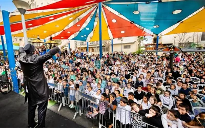 Des milliers d&rsquo;enfants défilent à Bné Brak pour Lag Baomer