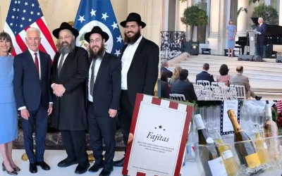 Kiddouch Hachem à Paris pour les 250 ans de l&rsquo;Amérique : l&rsquo;ambassadeur Charles Kushner offre une réception intégralement cachère