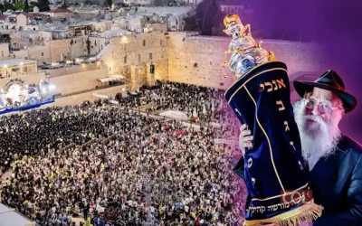 EN IMAGES. Des dizaines de milliers de fidèles accueillent dans la joie le neuvième Sefer Torah des enfants