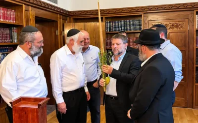 Betsalel Smotrich au 770 de Kfar Habad : une prière, un Etrog et des budgets débloqués