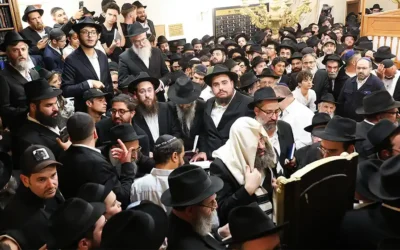 Rue des Rosiers : une nuit de Séli&rsquo;hot portée par la voix du Rav Mendel Azimov dans la Shoul du Rabbi