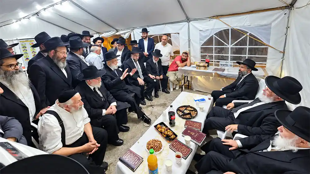 Les Chlou&rsquo;him du Rabbi à Tel-Aviv au Chiva du Rav Zavdia Cohen, grand-rabbin de la ville en deuil