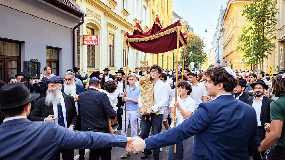 Hongrie : à Budapest, une synagogue historique rouvre comme première synagogue dirigée par des adolescents