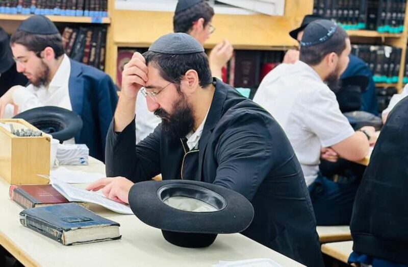 De Paris au monde entier : des Ba'hourim de 7 Yéchivot étudient une Si'ha du Rabbi à la mémoire du Rav Chmouel Azimov