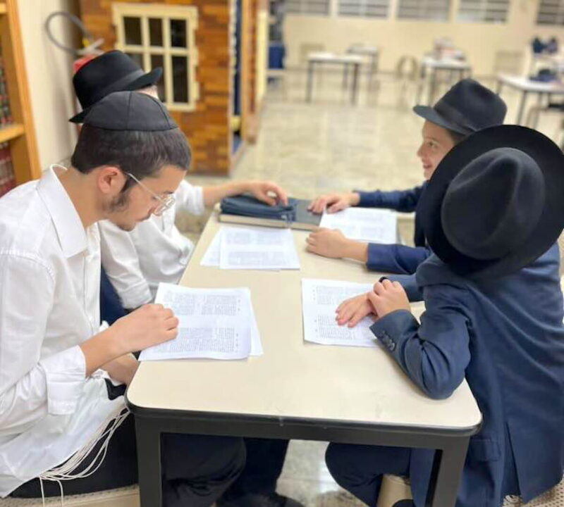 De Paris au monde entier : des Ba'hourim de 7 Yéchivot étudient une Si'ha du Rabbi à la mémoire du Rav Chmouel Azimov