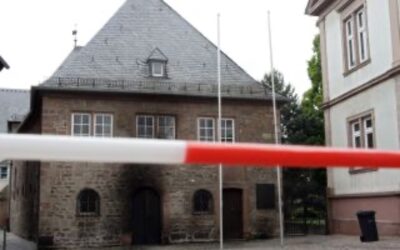 Incendie criminel perpétré contre la synagogue à Worms
