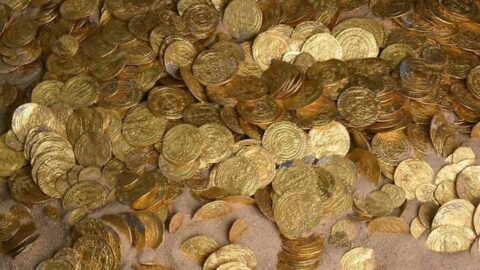 CÉSARÉE: le plus grand trésor de pièces d'or jamais trouvé en Israël