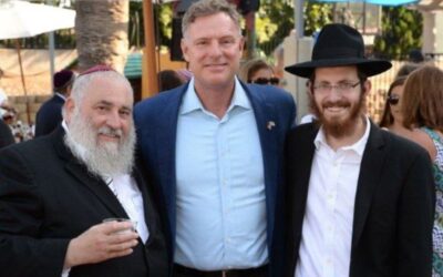 Un membre du Congrès assiste au 30ème gala du Beth Habad de San Diego