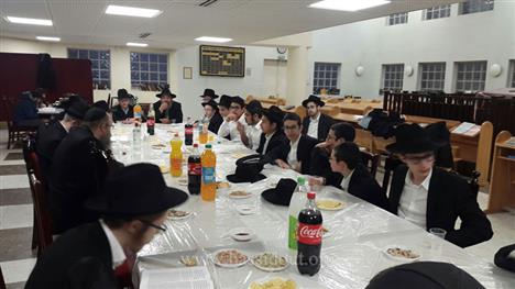 Farbrenguen de Beine Hazmanim pour les élèves du Chiour Alef de la Yéchiva de Brunoy