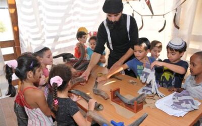 Institutions Kesher à Ashdod: Exposition sur les fêtes de Tichri pour 5000 enfants du Sud d'Israël